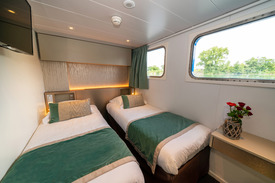 Daniele Twin Cabin
